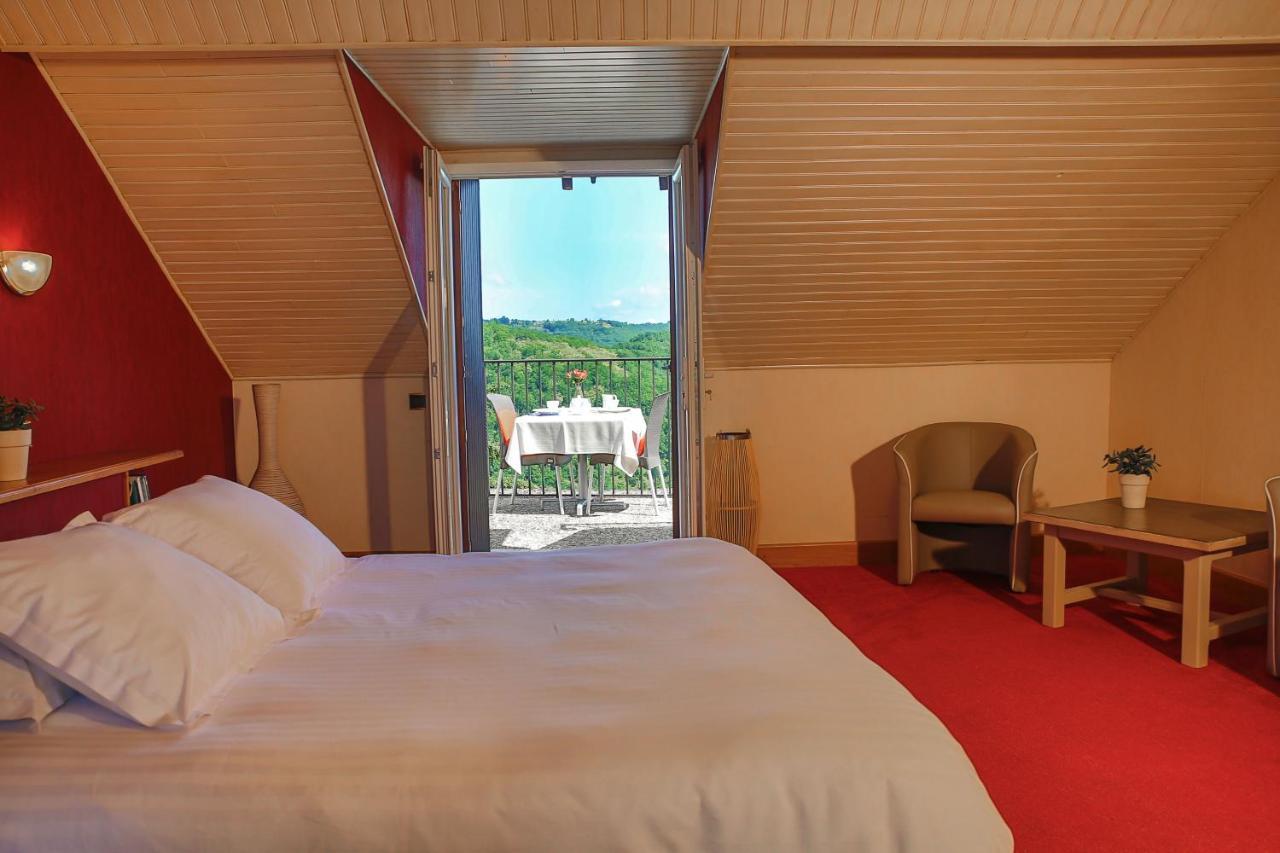 L'Oustal Del Barry Hotel Najac Exterior photo